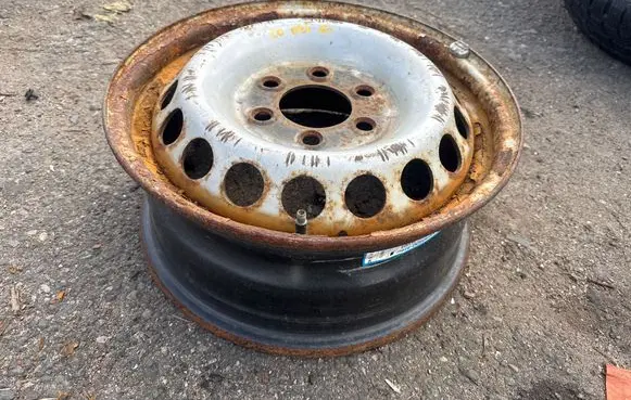 Mercedes-Benz Sprinter W906 R16 steel rim