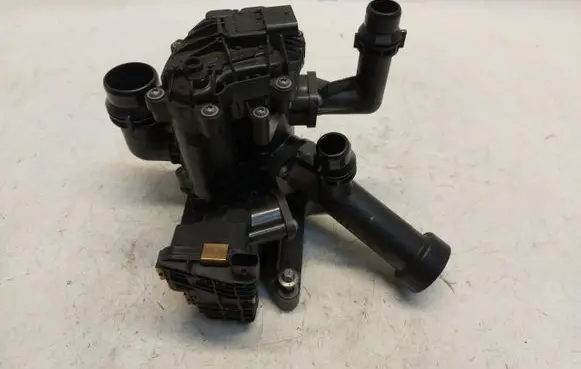 BMW 4 G22 G23 G24 G26 Thermostat housing 8642559-JLK01