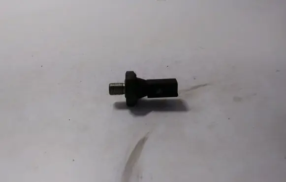 Audi A4 S4 B6 8E 8H Oil pressure sensor 038919081D