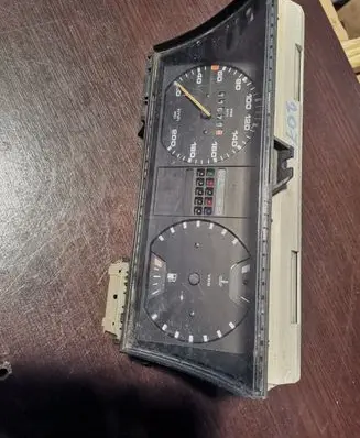 Volkswagen Golf II Speedometer (instrument cluster) X161207770 88481409