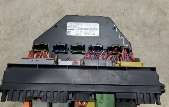 Mercedes-Benz C W204 SAM control unit A2129003925 A2129011007 A2129027408