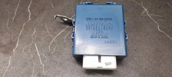 Toyota Corolla Verso E121 Door central lock control unit/module 85970-12020