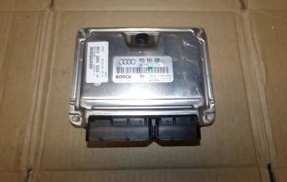 Audi A4 S4 B6 8E 8H Engine control unit/module 0261207579
