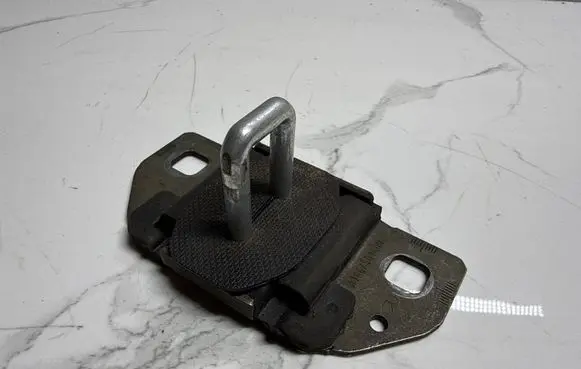 Mercedes-Benz E W213 Loading door lock loop/hook striker A1667401800