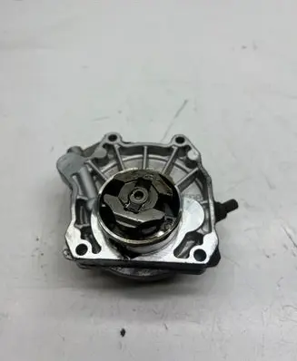 Opel Zafira B Vacuum pump 55205446