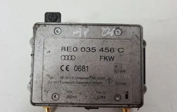 Audi A4 S4 B6 8E 8H Antenna control unit 8E0035456C