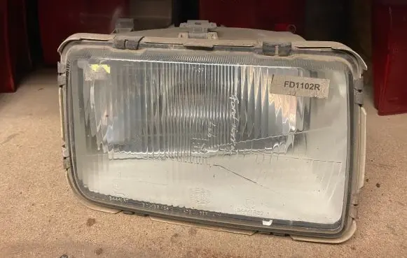 Ford Sierra Headlight/headlamp 30126424 12658600