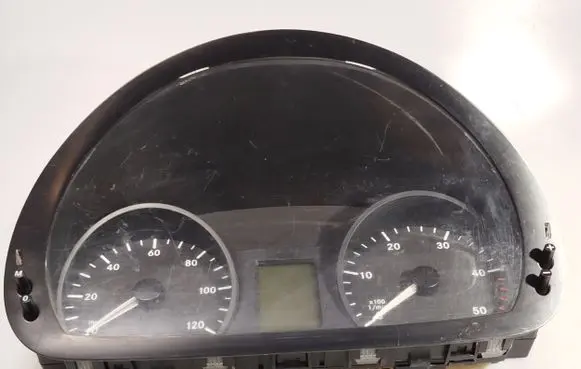 Speedometer (instrument cluster)