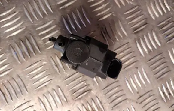 Audi A8 S8 D3 4E Turbo solenoid valve 059906629A 4252446
