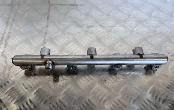 Maserati Levante Fuel main line pipe 000283629 028170419