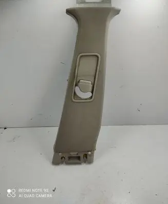 Land Rover Discovery 3 - LR3 (B) pillar trim (top) 631240011