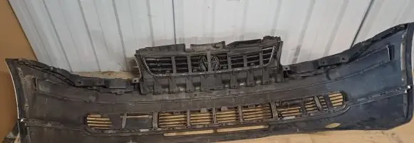 Volkswagen PASSAT B5 Front bumper 3B0807231