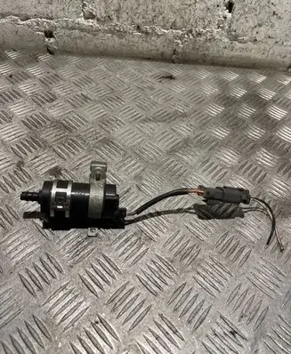 Honda CR-V Windscreen/windshield washer pump