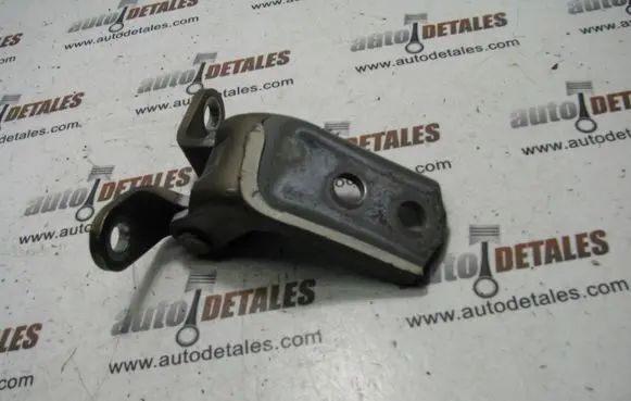 Toyota Avensis T250 Front door upper hinge