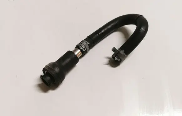 Audi Q5 SQ5 Fuel line pipe 06L133986B
