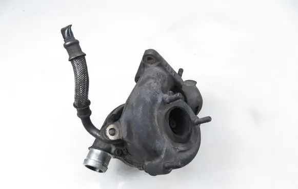 Volkswagen PASSAT B5 Turbo 028145702H