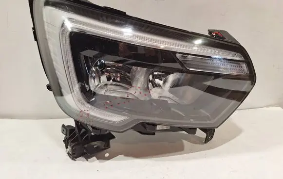 Opel Movano B Headlight/headlamp 260105567R