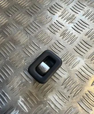 Mercedes-Benz GLC C253 Tailgate opening switch A2059051713 170739051