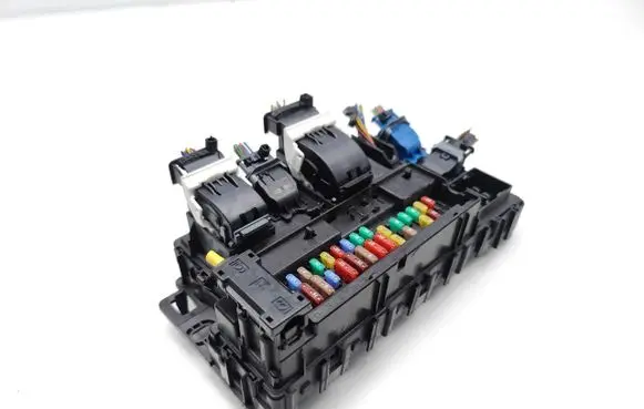 Ford Mondeo MK V Fuse module JU5T-15604-CFG A2C763535040000