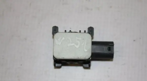 Mercedes-Benz R W251 Airbag deployment crash/impact sensor 0038202826