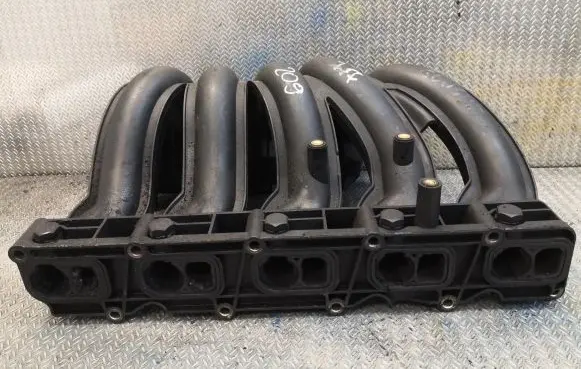 Mercedes-Benz CLK A209 C209 Intake manifold 6120903537 A6120903537