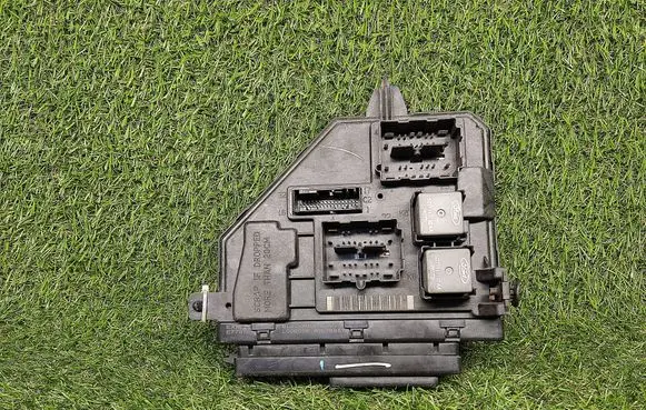 Ford Explorer Power management control unit 6L2T14B476AN