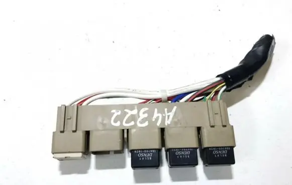 Subaru Legacy Fuse box set 1567001020 156700-1020