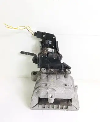 Volkswagen PASSAT B7 Engine mount bracket 1K0199262 1K0131552N