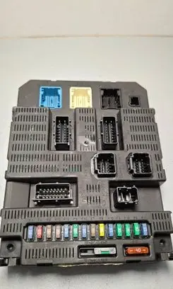 Peugeot 308 Fuse module 9659285480 BSI2004P070