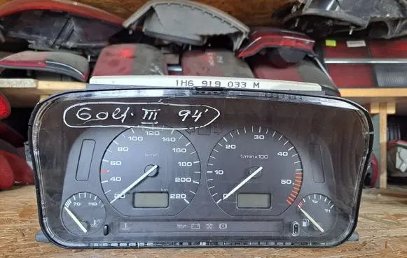 Volkswagen Golf III Speedometer (instrument cluster) 1H6919033M