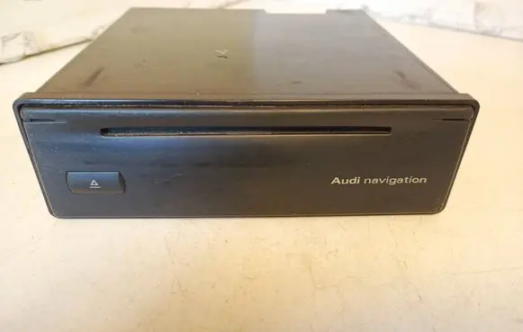 Audi A4 S4 B7 8E 8H Navigation unit CD/DVD player 8618842290