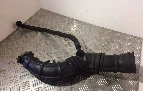 Volvo S40, V40 Air intake hose/pipe 30899803