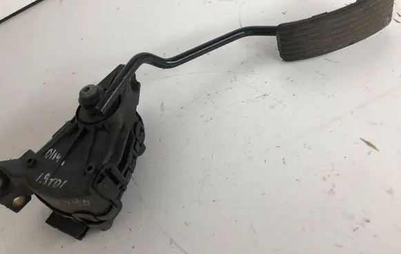 Volvo S40, V40 Accelerator throttle pedal 30865642 M865642