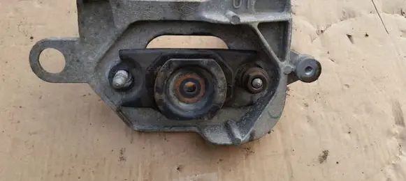 Nissan Qashqai Gearbox mounting bracket 112221641R