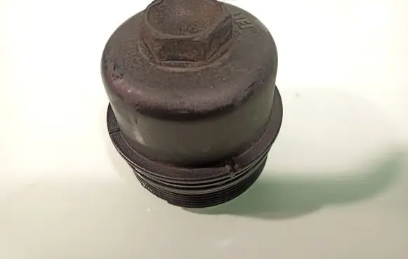 Opel Insignia A Oil filter cover 55565961