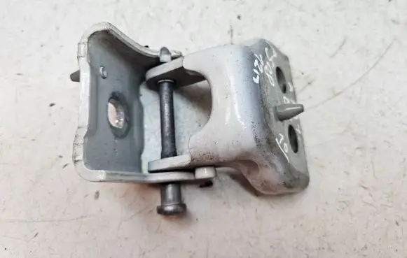 Peugeot 508 Front door lower hinge 
