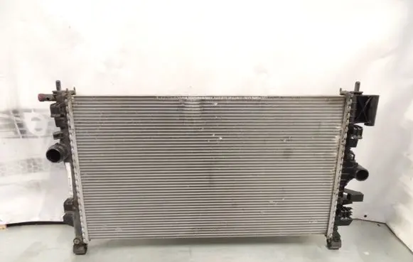 Opel Insignia A Coolant radiator 13241725 DS15
