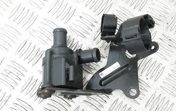 Volkswagen Golf VII Electric auxiliary coolant/water pump 5Q0121599AM