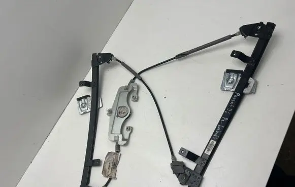 Volkswagen PASSAT B6 Front door manual window regulator 