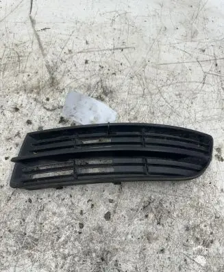 Volkswagen Touran I Dashboard side air vent grill/cover trim