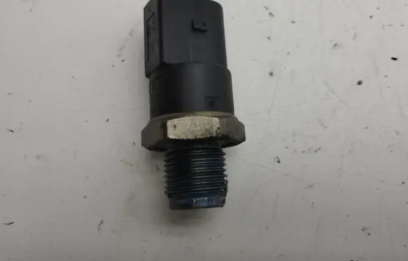 Mercedes-Benz S W221 Fuel pressure sensor A0041536728
