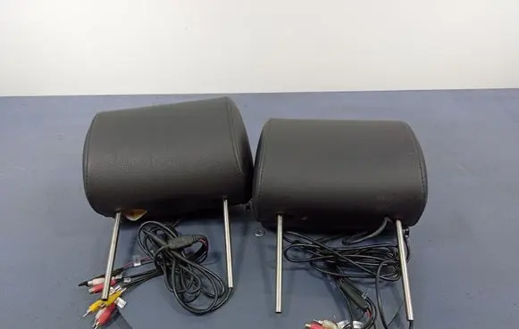 Audi Q7 4L Front seat headrest 