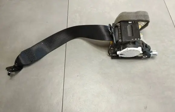 Mercedes-Benz CLS C218 X218 Rear seatbelt A2188600985