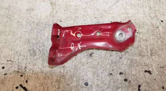 Honda CR-V Fender mounting bracket PK1
