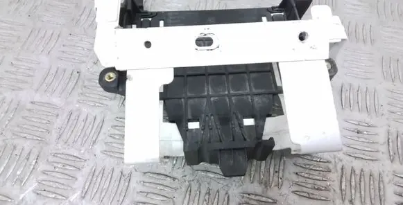 Volvo XC60 Engine control unit holder 30774930 30729835