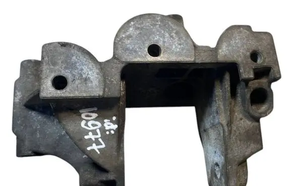 Volkswagen Transporter - Caravelle T5 Engine mounting bracket 070199343B
