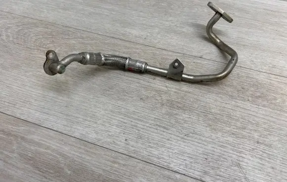 Porsche Cayenne (92A) Turbo turbocharger oiling pipe/hose 9461078951