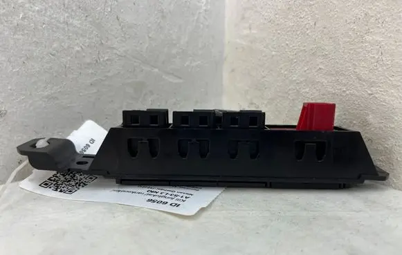 Nissan Qashqai J12 Other switches/knobs/shifts 681066UA0A