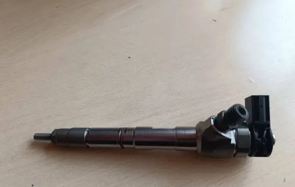 Skoda Octavia Mk4 Fuel injector 0445110835