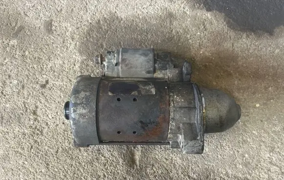 Mercedes-Benz E W211 Starter motor A0051512901